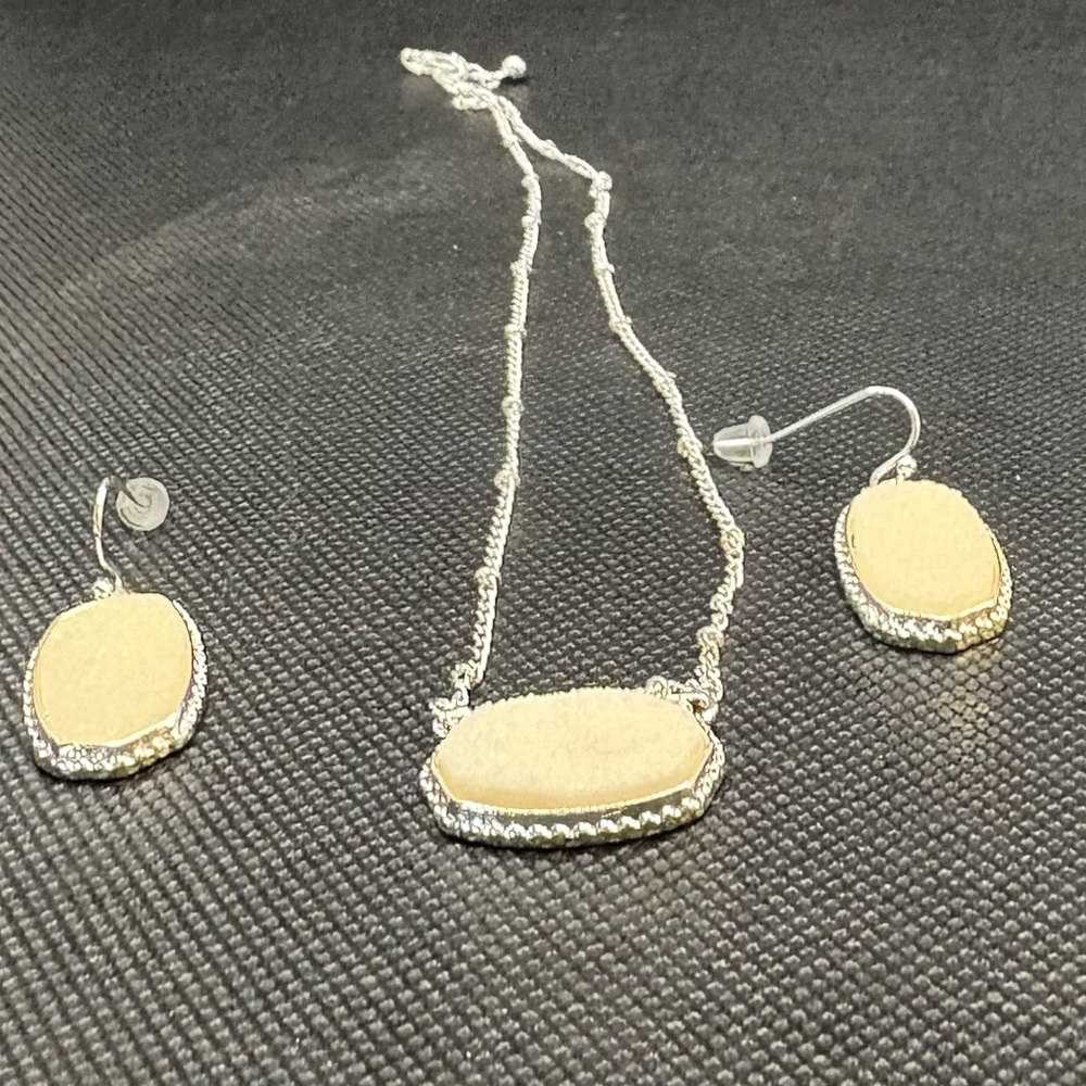 Elegant Cream and Silver Tone Jewelry Set